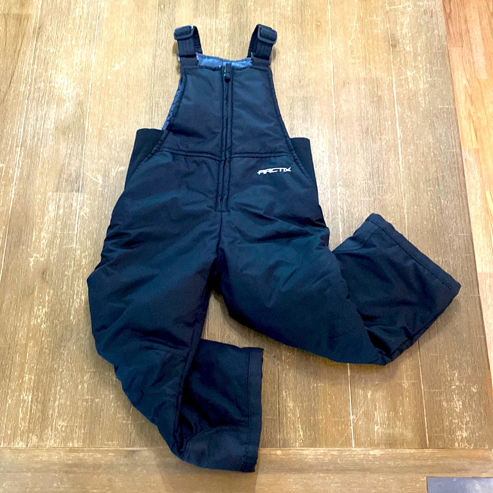 4T snow bibs/ snow pants/ snow suit with adjustable shoulder straps